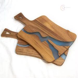 Planche à découper en bois robuste pour la préparation des aliments, idéale pour couper et hacher - Product Image 2