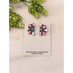 Pendientes de botón hechos a mano estilo Navajo con diseño de flor de dalia 'Cotton Candy' y engaste de plata de ley tipo cluster - Product Image 1