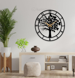 <span class=keywords><strong>Orologio</strong></span> <span class=keywords><strong>da</strong></span> <span class=keywords><strong>parete</strong></span> in metallo nero caratterizzato <span class=keywords><strong>da</strong></span> una Silhouette ad <span class=keywords><strong>albero</strong></span> <span class=keywords><strong>della</strong></span> <span class=keywords><strong>vita</strong></span> e numeri romani per un Look ispirato alla natura. - Product Image 1