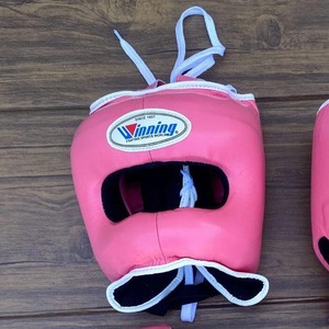 Ensemble de boxe d'entraînement Winning rose personnalisé neuf, gants de boxe d'entraînement Winning faits sur mesure, ensembles de protection complète du visage, de la tête et de l'aine - Product Image 5