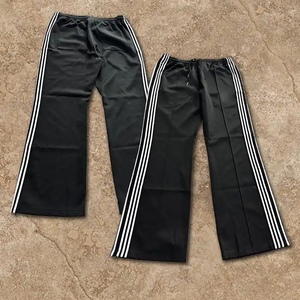 Personnalisé de haute qualité jambe droite hommes pantalons de survêtement évasés personnalisé cordon de serrage taille surdimensionné rayé bande latérale pantalon de survêtement - Product Image 4