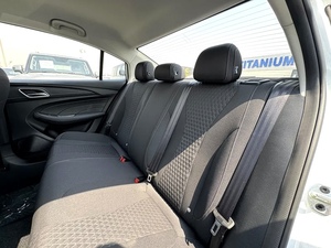 Nuovissima MG MG5 Standard Sedan 2025, 5 Posti, Specifiche GCC, 1499cc, 4WD, 199 CV, 4 Cilindri, Trasmissione Manuale, Benzina, Guida a Sinistra - Product Image 5