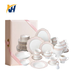 Juego de Platos y Tazones de Porcelana de Lujo en Elegante Caja de Regalo, Vajilla de Cerámica Rosa con Borde Festoneado para Bodas y Cenas Elegantes - Product Image 1
