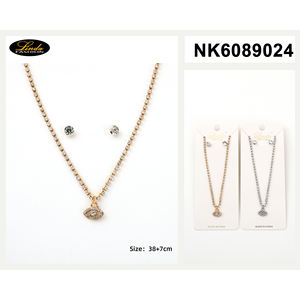 Barrettes à cheveux en ruban à carreaux Linda Fashion pour femmes, élégantes pour un usage quotidien, 6 cm, emballage carton. - Product Image 3