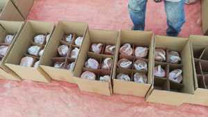 Super Setembro Venda Preço Barato por atacado Animal Himalayan lambendo Rosa Sal Natural Pure Salt Block on Rope <span class=keywords><strong>for</strong></span> Horses Deer Gado Coelhos Himalayan sal comestível Lambendo Sal para Gado - Product Image 5