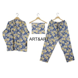 ชุดนอนผู้หญิงแบบมีกระดุมพิมพ์ลายดอกไม้สไตล์วินเทจทำมือสำหรับฤดูหนาวผ้าฝ้าย100% ด้วยมือ - Product Image 6