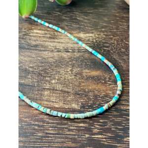 Colliers Heishi faits à la main en turquoise et argent sterling de style Navajo, perles en forme de cœur avec perle et diamant, style religieux, cadeau - Product Image 3