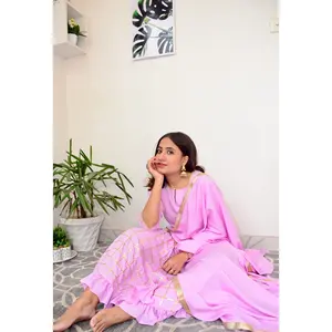 Conjunto de traje de crepé rosa lavanda rico para mujer con dupatta - Product Image 4