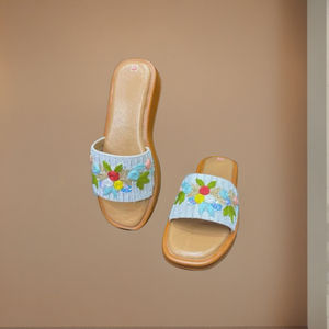 Sandalias Ligeras Modernas con Plataforma Antideslizante y Cuentas, Hechas a Mano, Bordadas, con Diseño Floral Colorido para Bodas y Fiestas - Product Image 5