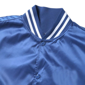 Chaqueta universitaria de satén personalizada unisex, OEM bombardero, estilo béisbol, ropa de calle, chaqueta exterior para hombres y mujeres, ajuste de alta calidad - Product Image 4