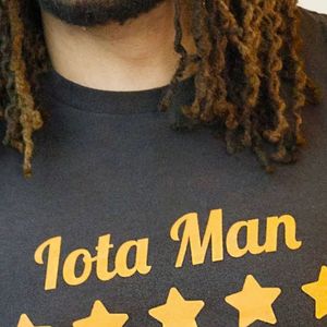 Iota Man Review Shirt Premium Cotton Unisex Camiseta Sudadera con capucha Ropa griega Fraternidad Desgaste Cómodo Ajuste clásico - Product Image 3