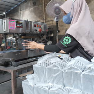 Hot <b>Sale</b> Cube Shape Briquette Charcoal <b>for</b> Hookah Shisha Made of Coconut Bamboo <b>Sawdust</b> Shell Pattern <b>for</b> BBQ Charcoal - Product Image 3