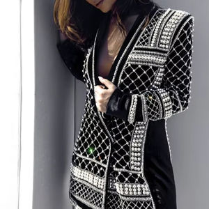 Vestido de encaje adornado de terciopelo 2024 de diseñador, perlas de cuentas de cristal bordadas pesadas para fiesta corta/botón de lentejuelas de boda - Product Image 1