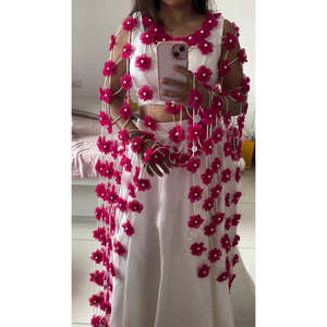 Velo de Novia Elegante con Bordado Floral para Bodas y Ocasiones Especiales - Product Image 6