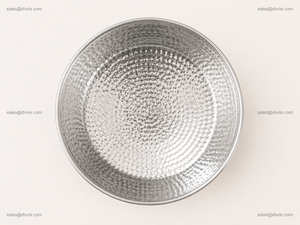 Bol à pédicure rond en métal avec finition martelée pour usage en salon de manucure - Product Image 6