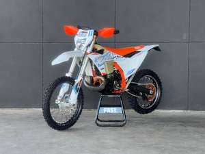 Motocicleta 2025 300 XC-W TBI SIX DAYS - Product Image 3