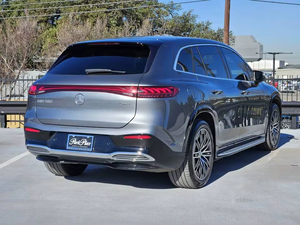 Increíble SUV Mercedes-Benz EQS 580 4MATIC 4dr AWD usado del 2023 - Product Image 2
