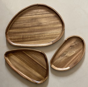 Plateau de service en acacia de forme canarium - Product Image 1