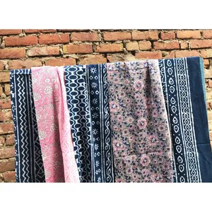 Lote Surtido de 5 Bufandas con Estampado de Bloques Hechas a Mano y Únicas - Product Image 3