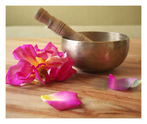 Cuenco Tibetano Artesanal de Latón Pulido para Meditación, Yoga, Sanación Sonora, Ecológico, para Mindfulness Profundo y Chakra - Product Image 1