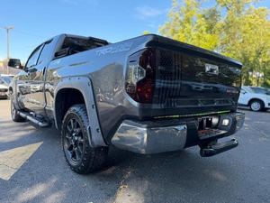 CLEAN 2014 To-yo-ta Tund-ra SR5 Doble cabina 5.7L 4WD - Product Image 4