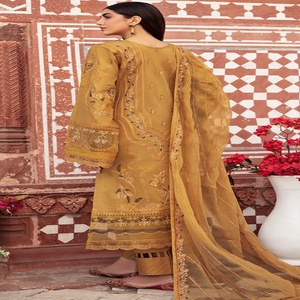 Ramsha Volume ANDAAZ, colección de verano para mujeres, diseñadores paquistaníes, trajes de césped de 3 piezas completamente bordados para ropa de fiesta - Product Image 2