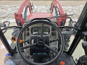 Oferta especial 2025: Tractor agrícola diésel Case IH Farmall 115A de servicio pesado y tractor de ruedas con 115 HP para trabajos agrícolas - Product Image 4