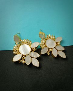 Bijoux uniques naturels faits à la main de style classique: boucles d'oreilles en pierres précieuses Monalisa en laiton plaqué or technologie de réglage de lunette en métal - Product Image 2