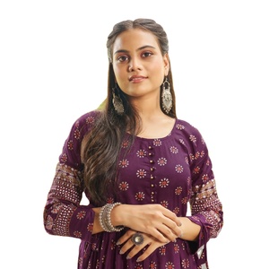 ชุดไหมพิมพ์ลาย fency Alia reyon - Product Image 1