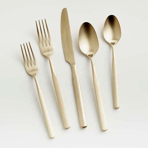 Juego de cuchara y tenedor y cuchillo de lujo moderno, éxito de ventas, diseño de lujo de nueva apariencia, acabado dorado mate, mango largo en forma de U - Product Image 1