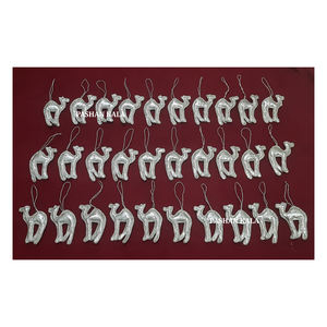Material de tela Zari bordado árbol de Navidad adorno colgante Color plata forma de camello utilizado para decoración de fiesta de cumpleaños para invitados - Product Image 1