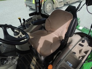 Tractor de un solo eje JOHN DEERRE 3039R 2023 de 35 HP con motor, caja de cambios y bomba - Product Image 6