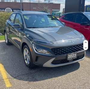 Hyundai Kona 2023 d'occasion en excellent état, avec toit ouvrant et sièges en cuir, à vendre - Product Image 1