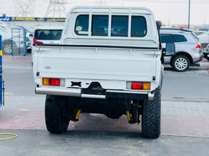 Pick-up Lan-cruser 2018 d'occasion, pick-up d'occasion en bon état - Product Image 2