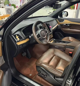 Venta Especial: Auto Usado Volvo S90 Híbrido Sedán con Interior de Cuero Marrón, Pantalla Táctil y Asientos Eléctricos - Product Image 1