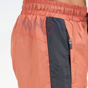 Pantalones cortos de gimnasio de felpa francesa lavado con ácido sólido para hombre, cómodos pantalones cortos deportivos informales con cintura elástica para exteriores, transpirables de secado rápido - Product Image 4