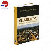 Impression en gros de livres brochés souples, couverture épaisse avec rabats avant et arrière et pages intérieures noir et blanc