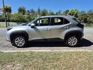 EXCELENTE Auto Usado <span class=keywords><strong>Toyota</strong></span> <span class=keywords><strong>Yaris</strong></span> <span class=keywords><strong>Cross</strong></span> GX 1.5P CVT FWD SUV <span class=keywords><strong>2023</strong></span>, Envío a Todo el Mundo - Product Image 4
