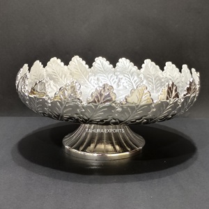 Plateau de service à chocolat en métal argenté de luxe moderne, bol avec socle en argent, vaisselle de restaurant pour la maison, cadeau de fête d'hôtel - Product Image 1