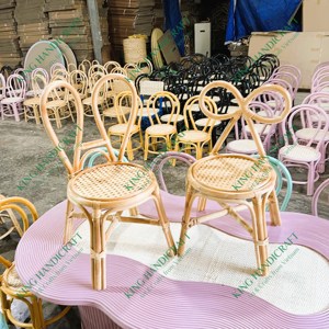 Chaises pour enfants en rotin ludiques, chaises en rotin éco-luxe pour enfants-confortables, durables et parfaites pour toute salle de jeux - Product Image 5