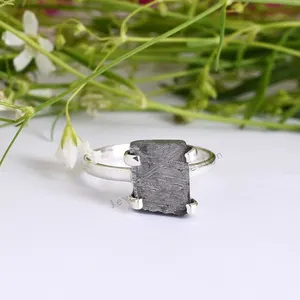 High Quality Supplier Hot Selling Wholesale 925 Sterling Silver Meteorite Stone Ring For Women Silver Handmade Engagement Ring