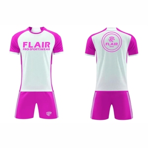 Ensembles d'uniformes de maillots de football confortables et respirants de meilleure qualité au design personnalisé Service OEM pour les jeunes joueurs de sexe masculin Coupe automatisée - Product Image 5