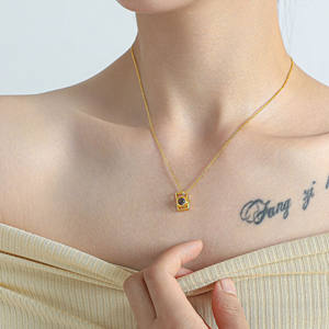 Collar con Proyección de Fotos Personalizada, Colgante en Forma de Corazón, Collar de Recuerdo Dorado Personalizado con Imagen Oculta - Product Image 2