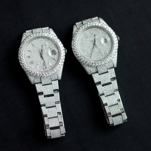Montre de luxe unisexe en acier inoxydable argenté avec pavé de diamants Mouvement à quartz ETA Entièrement sertie Affichage de la date Verre de haute qualité Hip Hop - Product Image 3