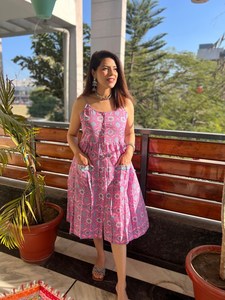 Nouvelle robe débardeur courte vintage en dentelle imprimée pour filles, style traditionnel 2024 - Product Image 2