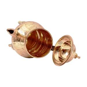 Théière en laiton de style Mughlai avec couvercle et poignée design, 650 ml, vaisselle de table, motif de feuilles gravées, matériau métallique - Product Image 3