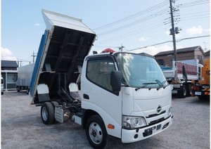 Camion Hino Dutro 2022 à vendre, conduite à droite, châssis R16 durable, capacités de transport robustes, état de marche parfait à 100% - Product Image 2