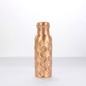 Bouteille d'eau en cuivre pur ayurvédique la plus vendue avec bouteille à boire en cuivre de qualité alimentaire pour la santé et le bien-être à l'exportation - Product Image 3