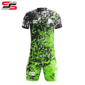 2025 uniforme de football à séchage rapide respirant en gros en Stock uniforme de football personnalisé en polyester multicolore - Product Image 3