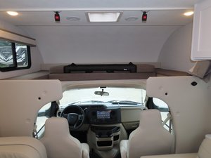 Tendance : Camping-car d'occasion 2026 THOR1 Chateau 31E Bunkhouse, nouveau modèle essence avec accessoire intérieur coulissant HD Max et peinture partielle - Product Image 4